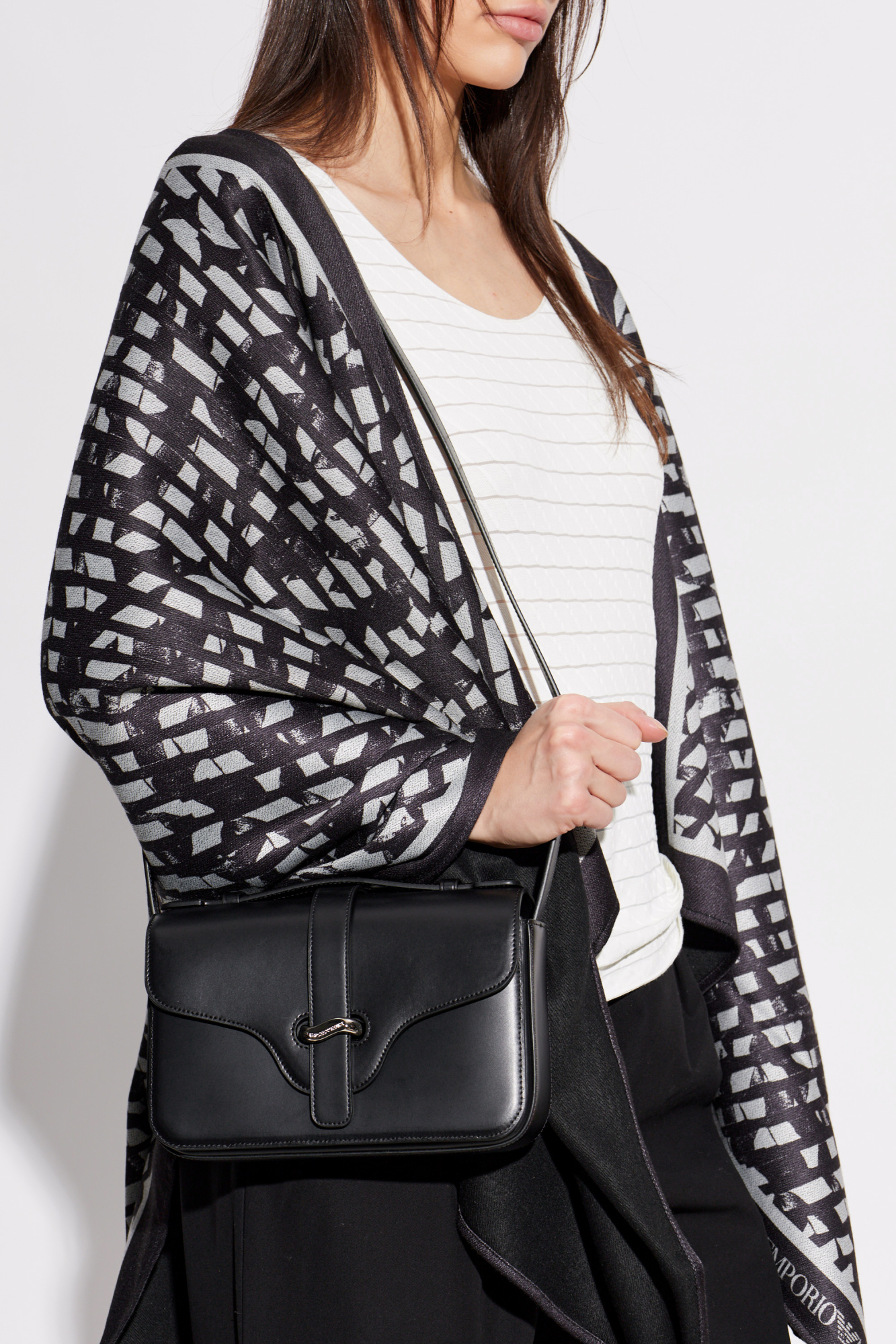 Emporio Armani Leather shoulder bag with logo | Women's | Vitkac